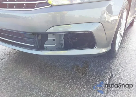 2016 Volkswagen Passat 1.8T Se z USA, uszkodzony, nr VIN 1VWBS7A30GC042887